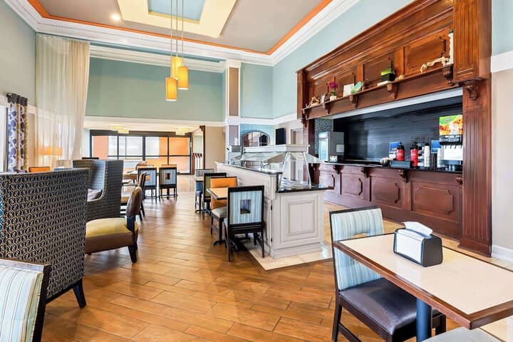 Breakfast area