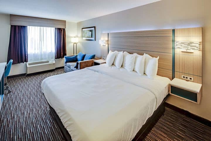 Room 13 of 20