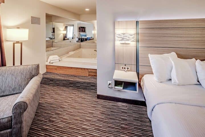 Room 7 of 20