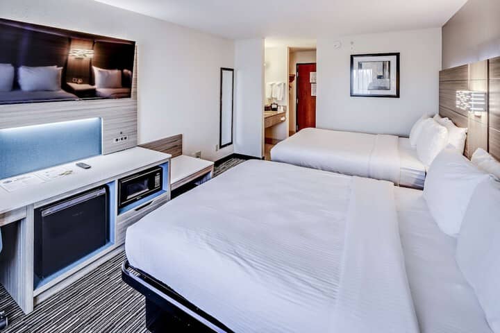 Room 10 of 20