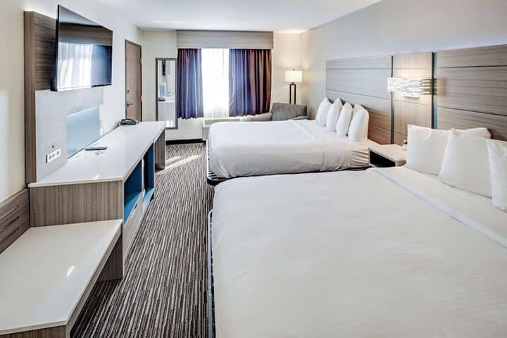 Room 4 of 20